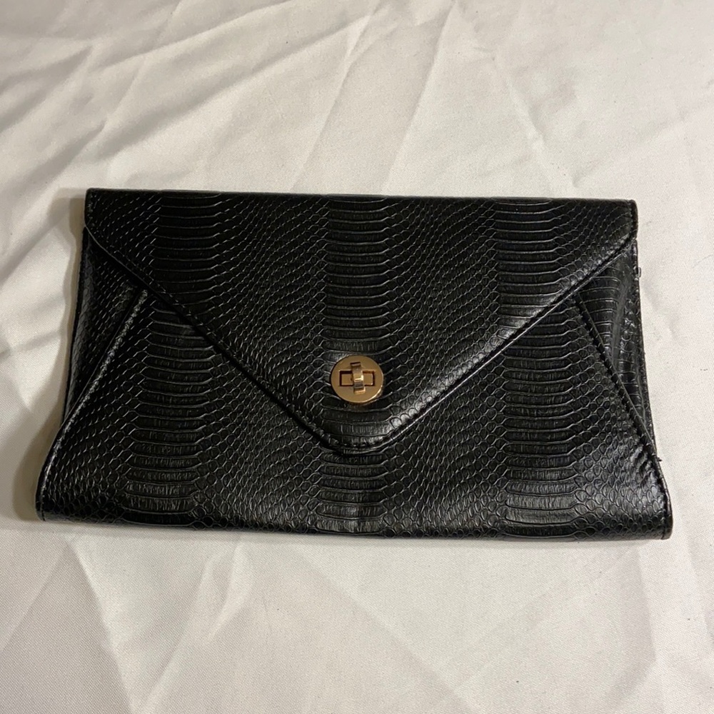 ❤️Urban expressions black clutch